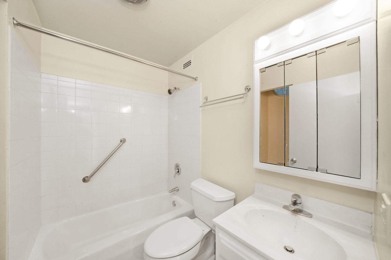 1555 N Sandburg Terrace Unit: 401K