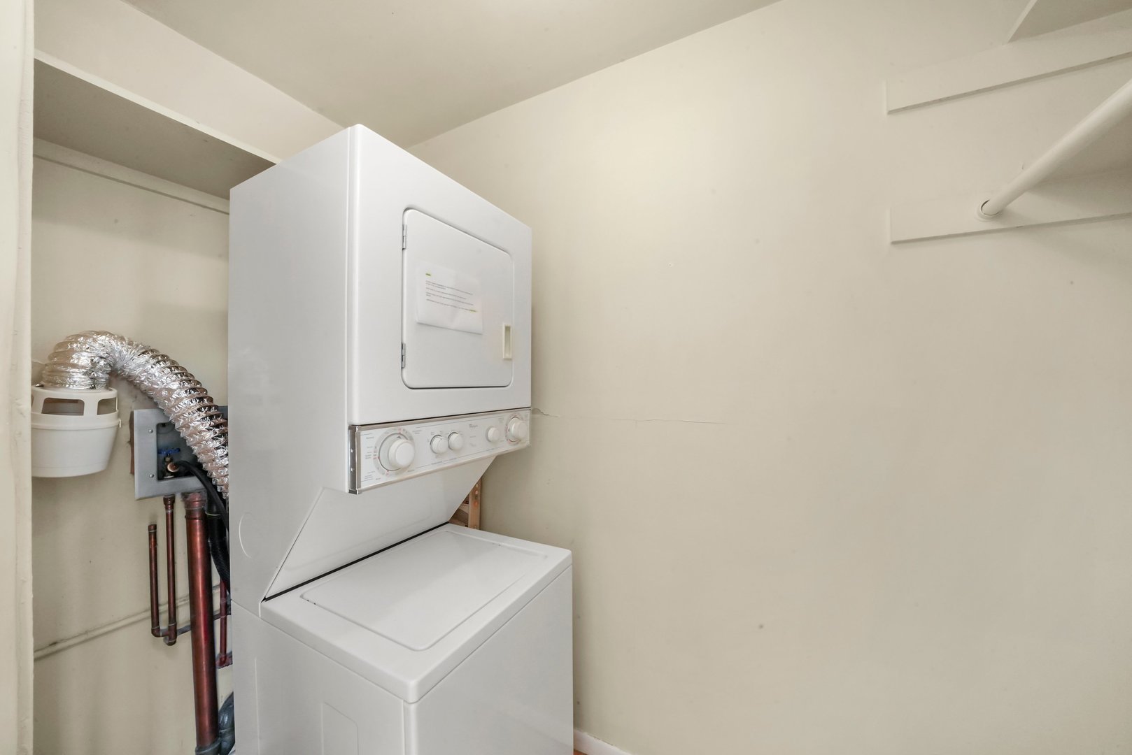 1555 N Sandburg Terrace Unit: 401K