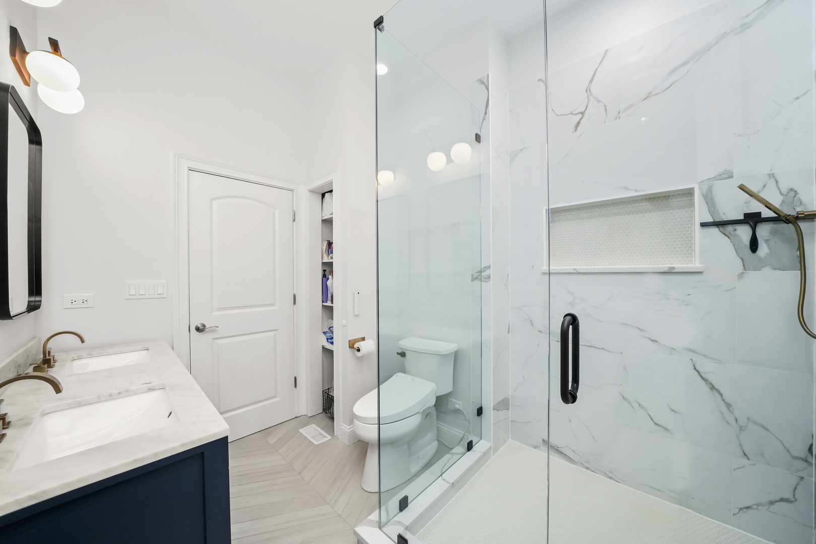 1246 N WOLCOTT Avenue Unit: 1