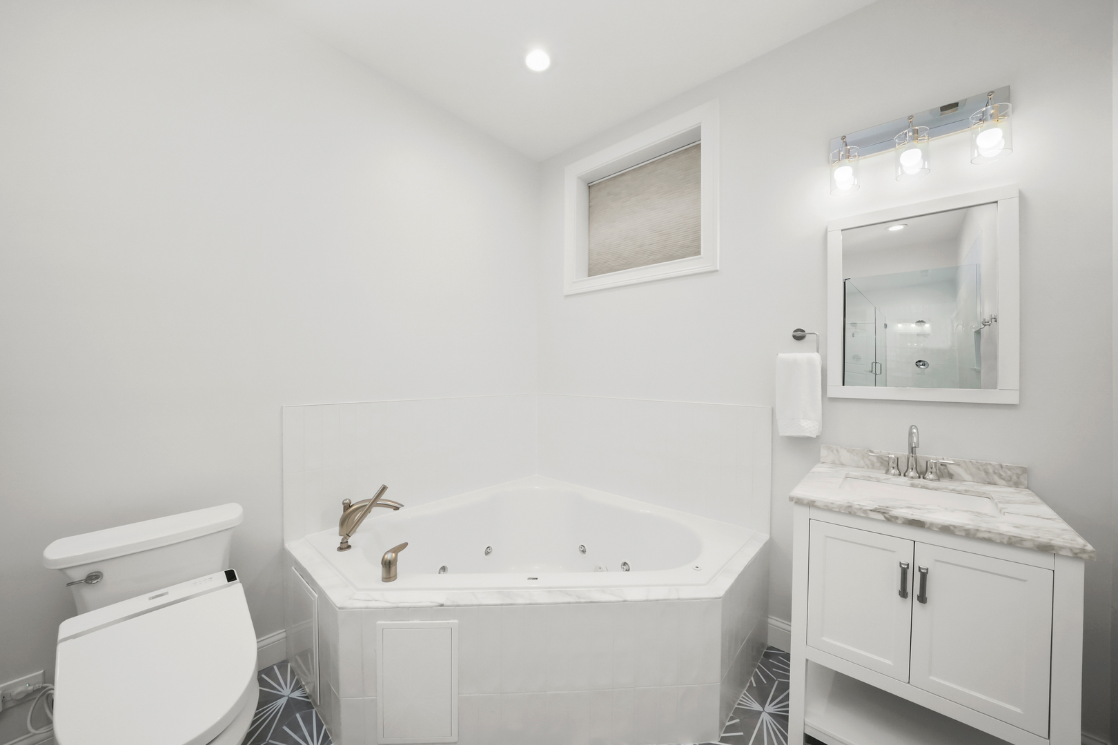 1246 N WOLCOTT Avenue Unit: 1