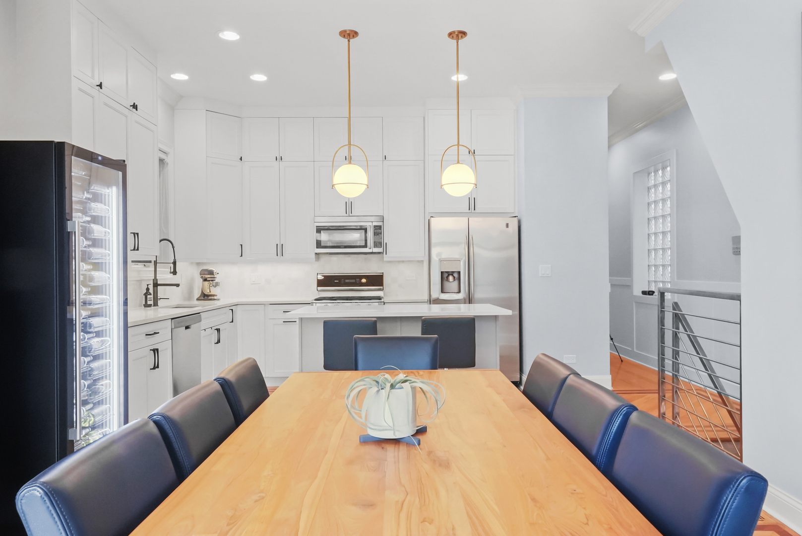 1246 N WOLCOTT Avenue Unit: 1