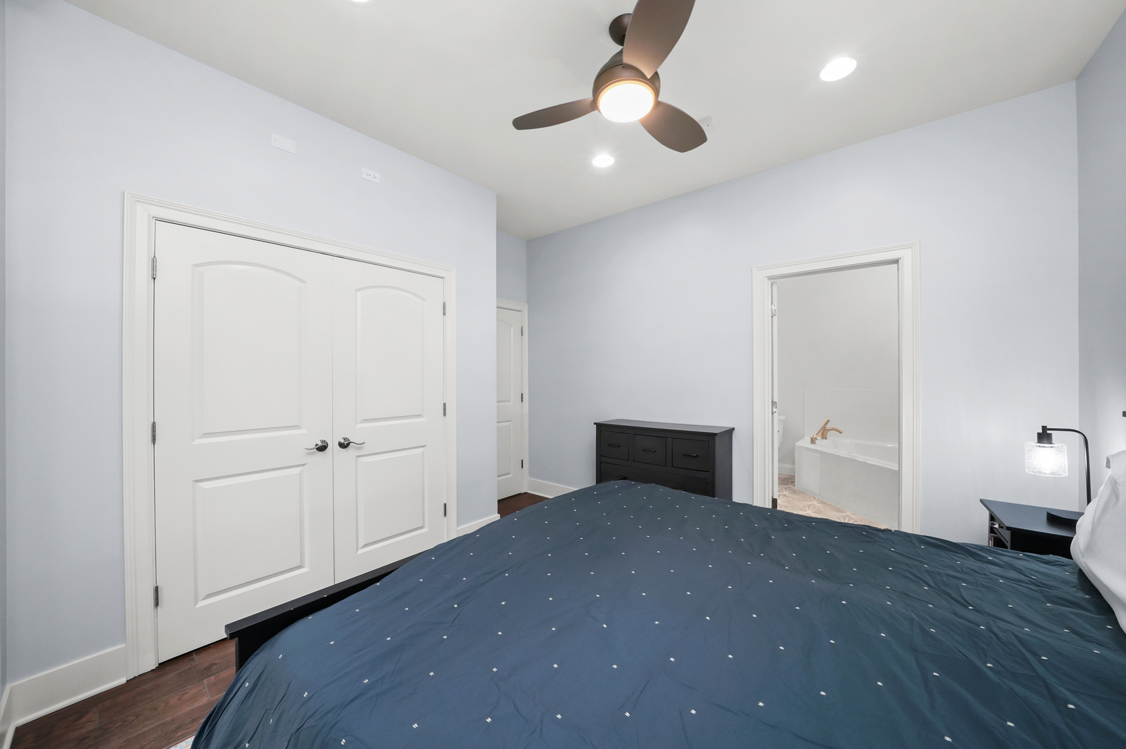 1246 N WOLCOTT Avenue Unit: 1