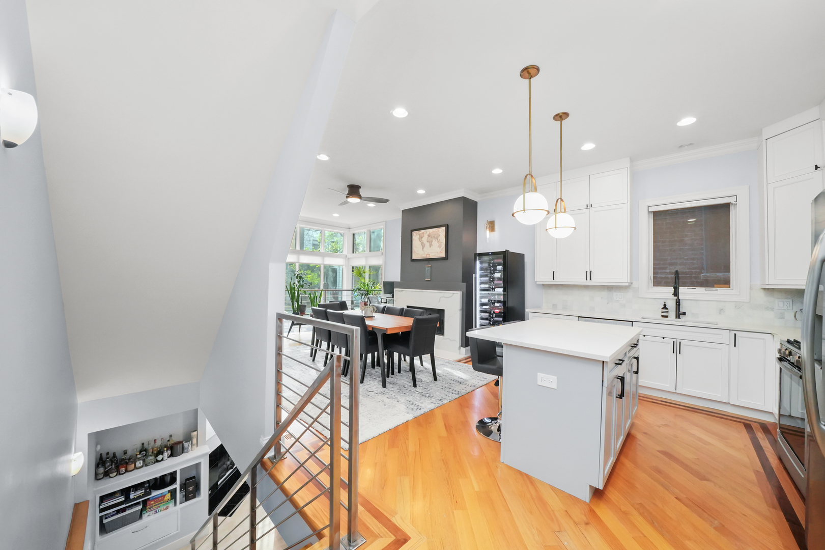 1246 N WOLCOTT Avenue Unit: 1