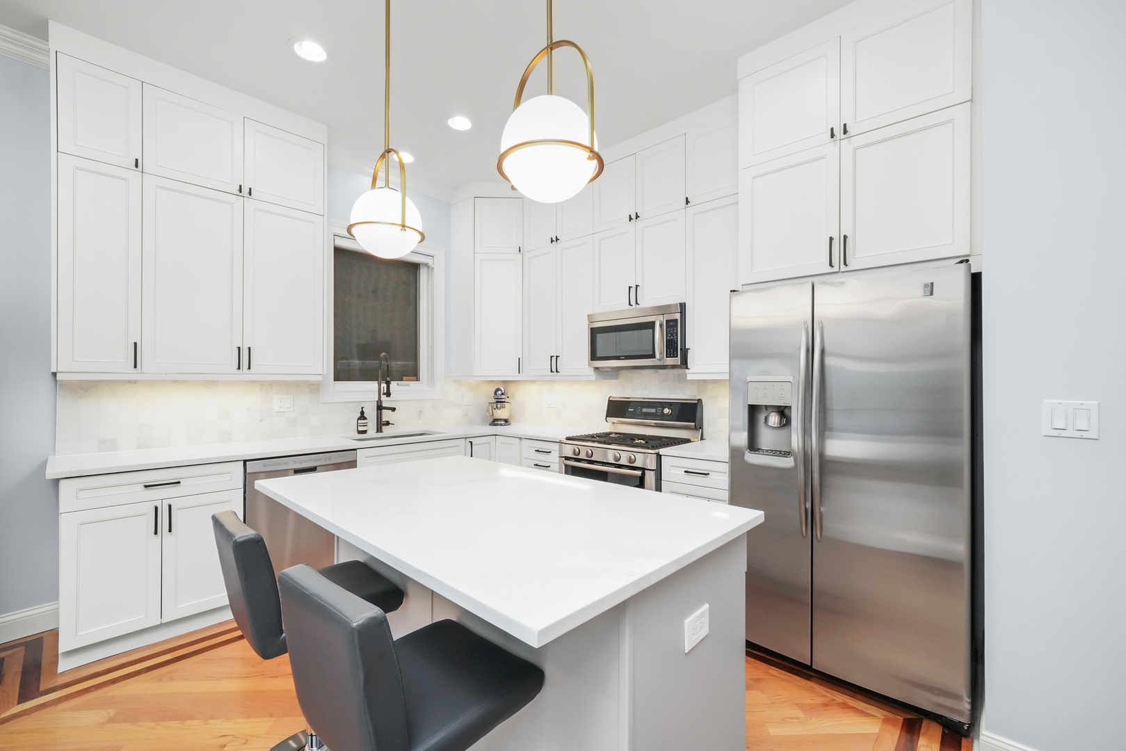 1246 N WOLCOTT Avenue Unit: 1