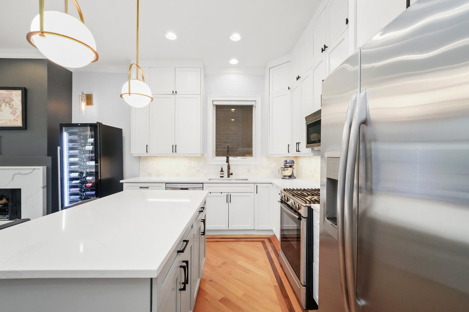 1246 N WOLCOTT Avenue Unit: 1