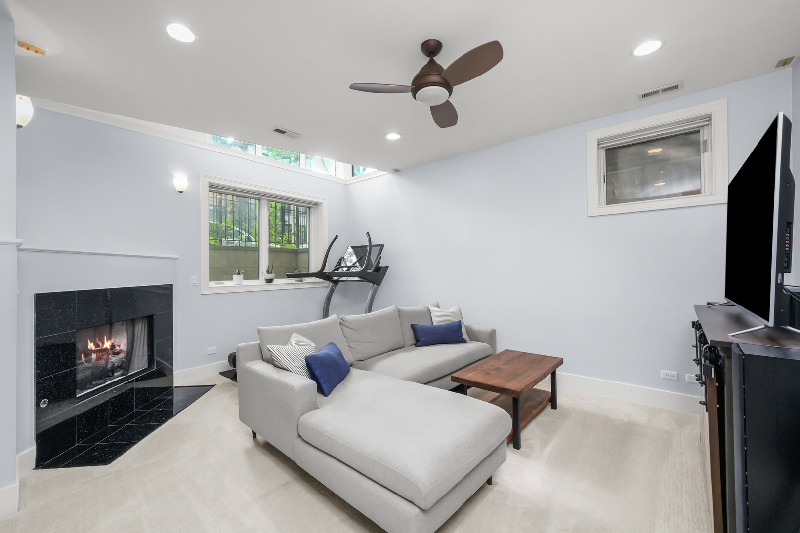 1246 N WOLCOTT Avenue Unit: 1