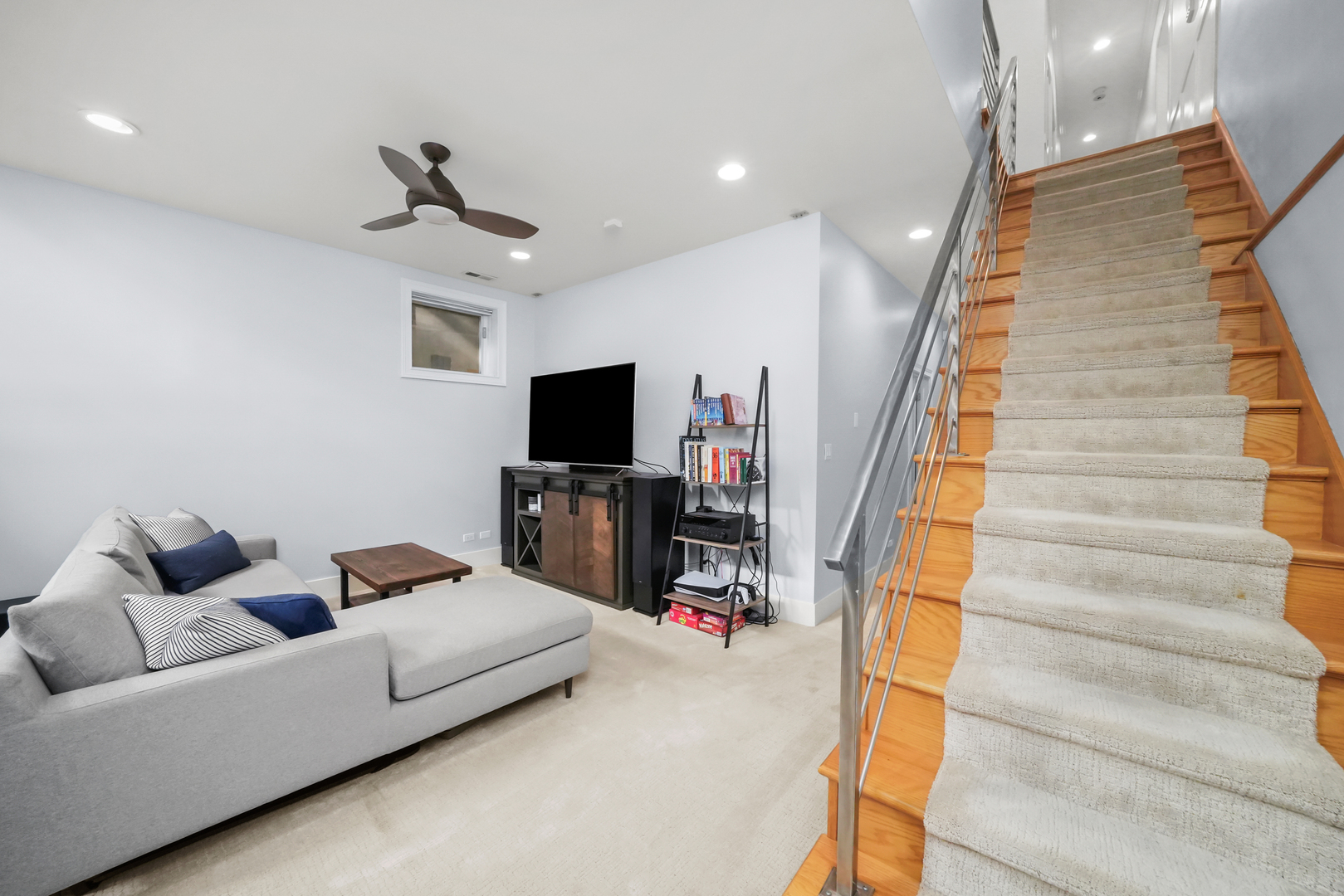 1246 N WOLCOTT Avenue Unit: 1