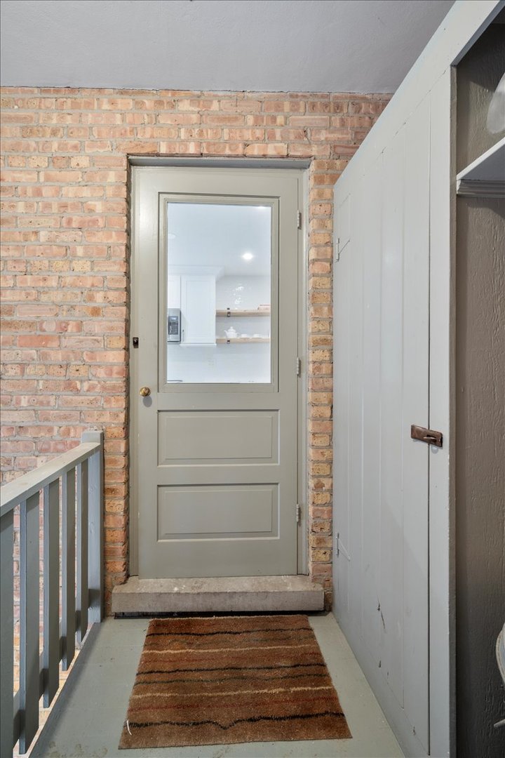 2228 Central Street Unit: 3