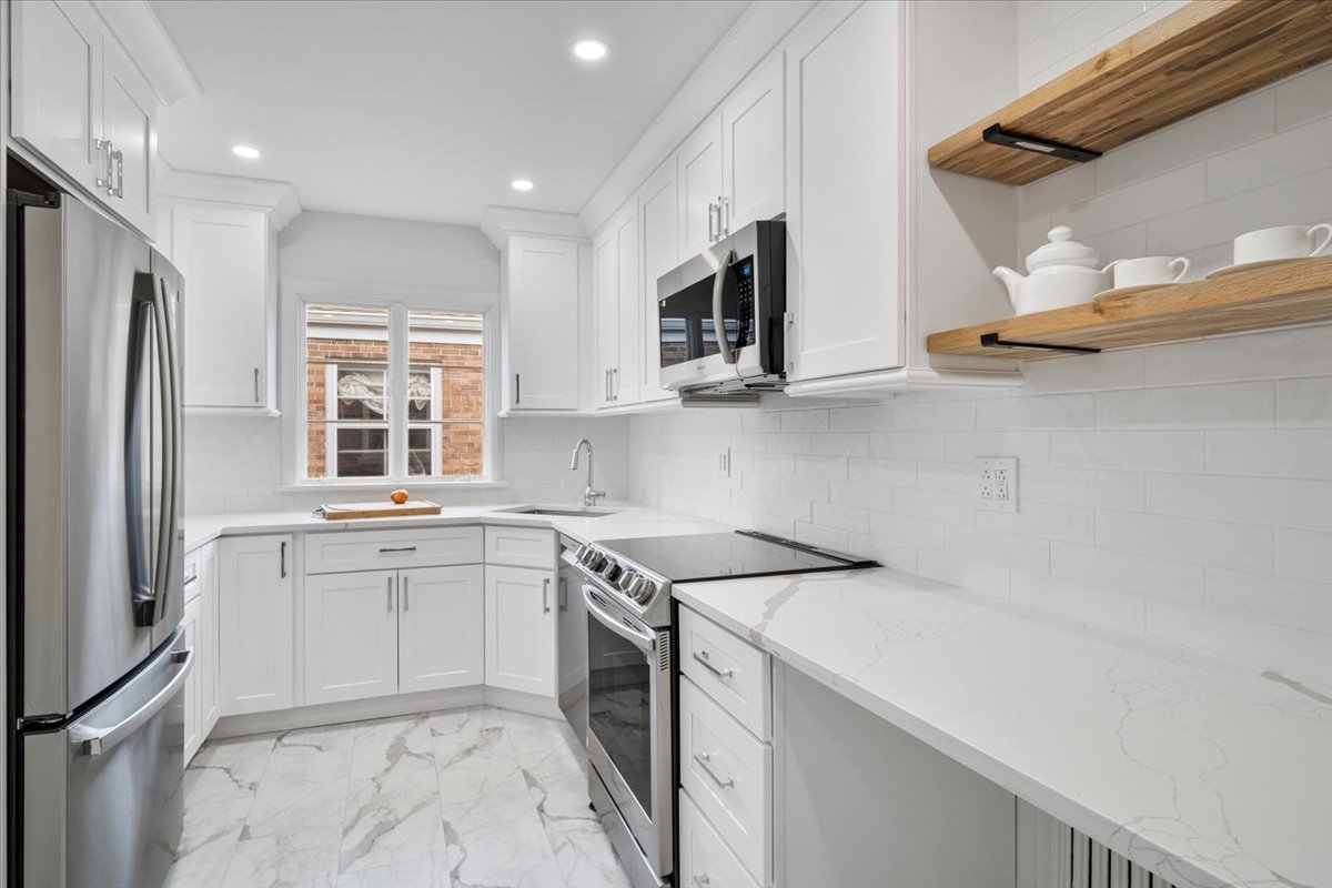 2228 Central Street Unit: 3