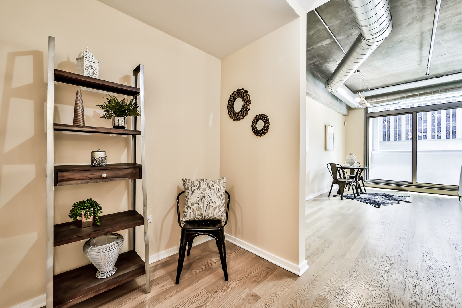 240 E ILLINOIS Street Unit: 502