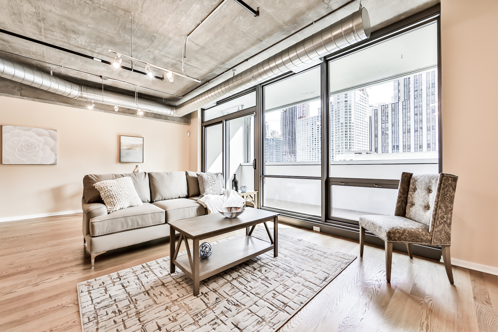 240 E ILLINOIS Street Unit: 502