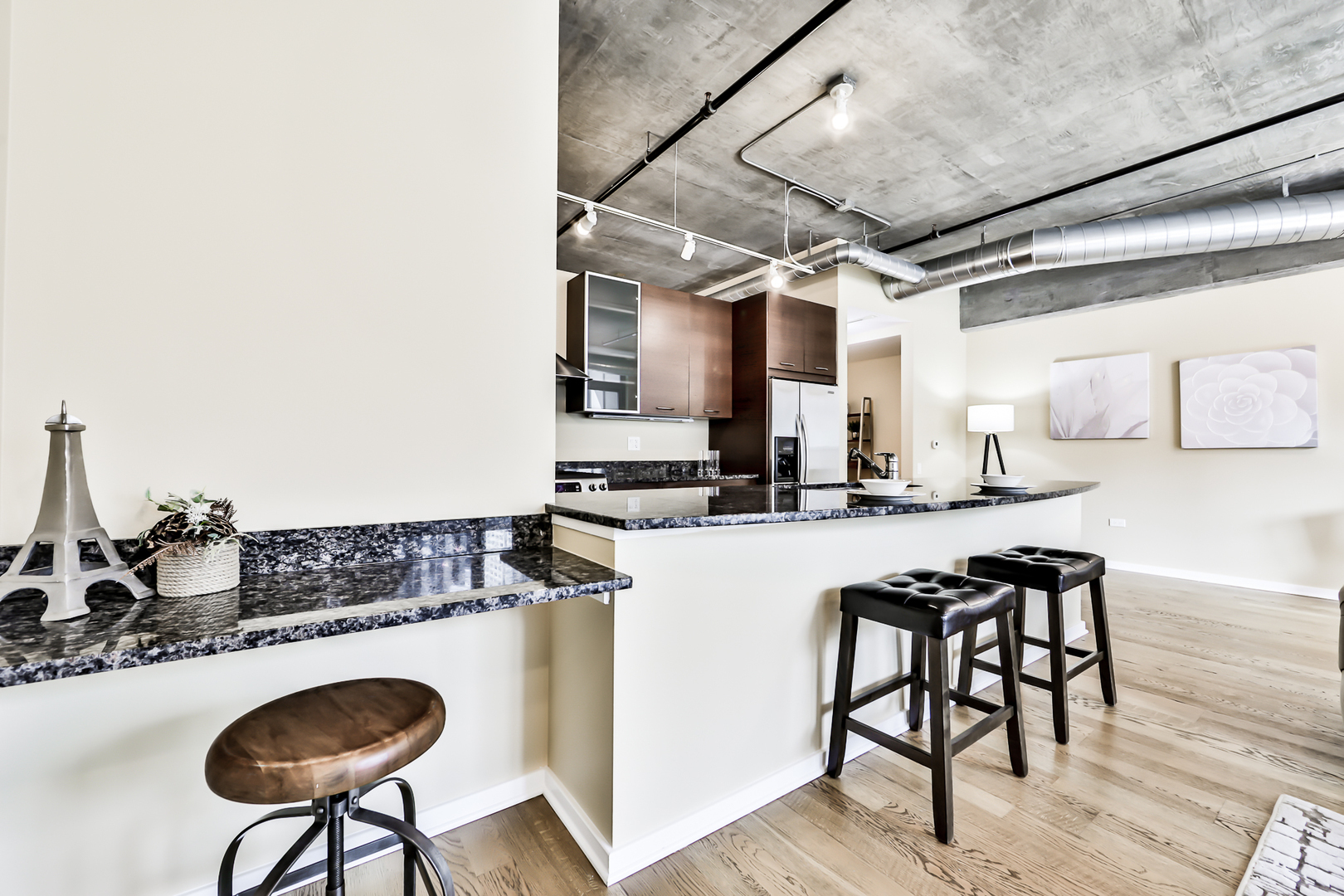 240 E ILLINOIS Street Unit: 502