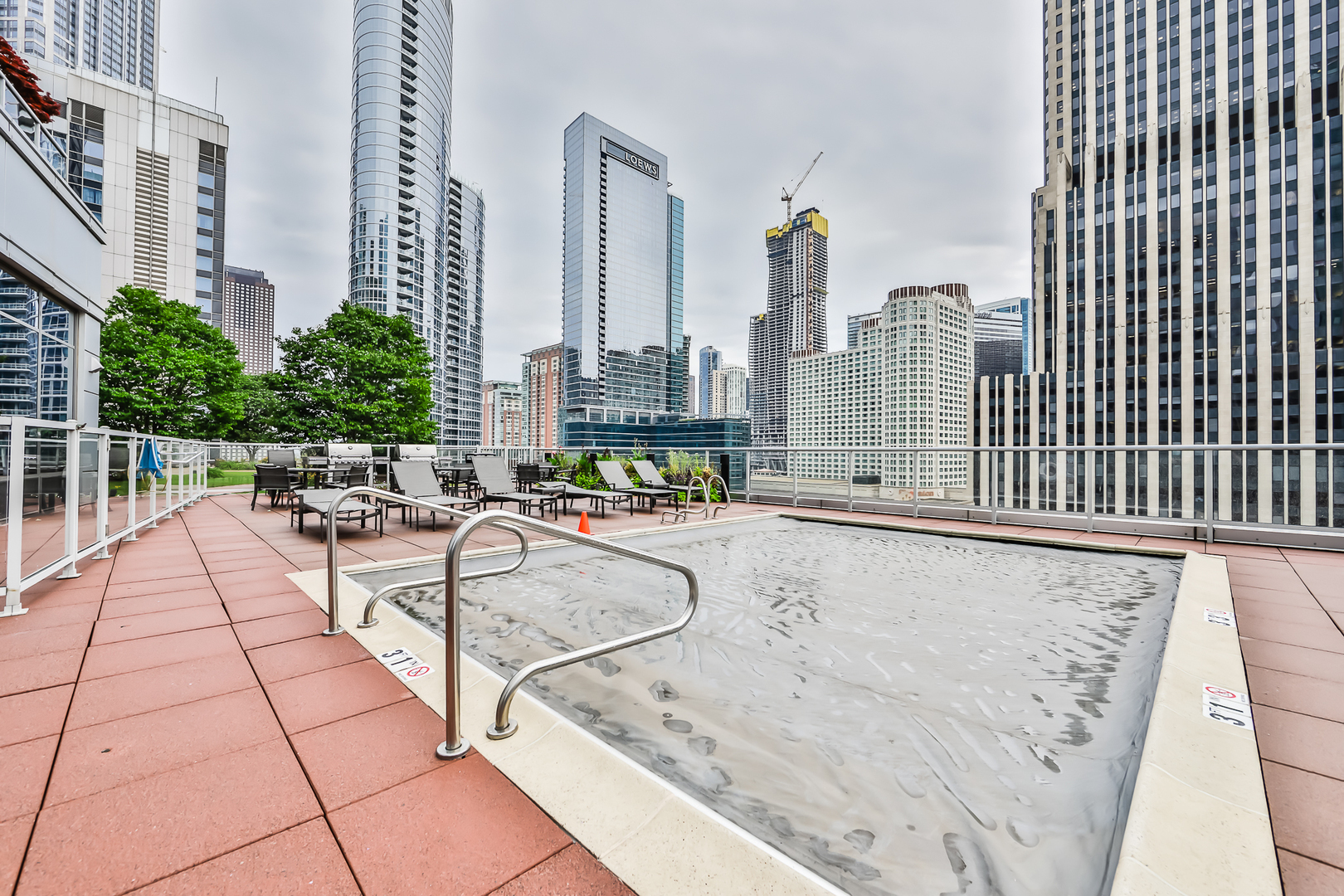 240 E ILLINOIS Street Unit: 502