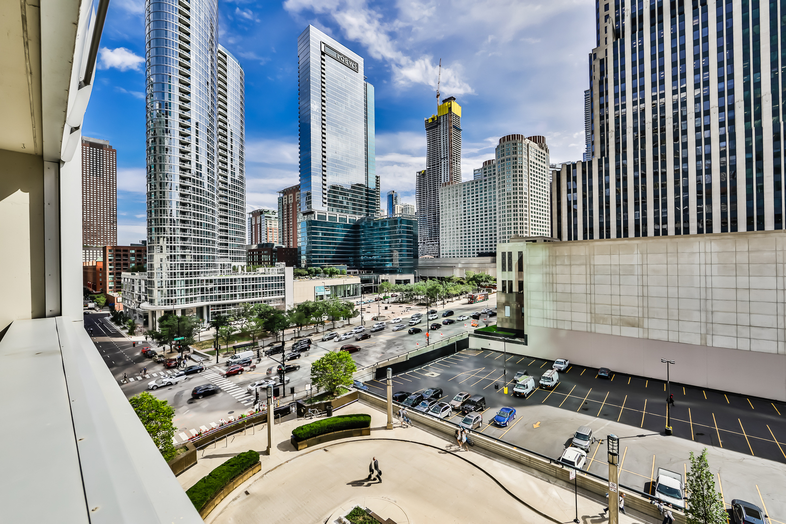 240 E ILLINOIS Street Unit: 502