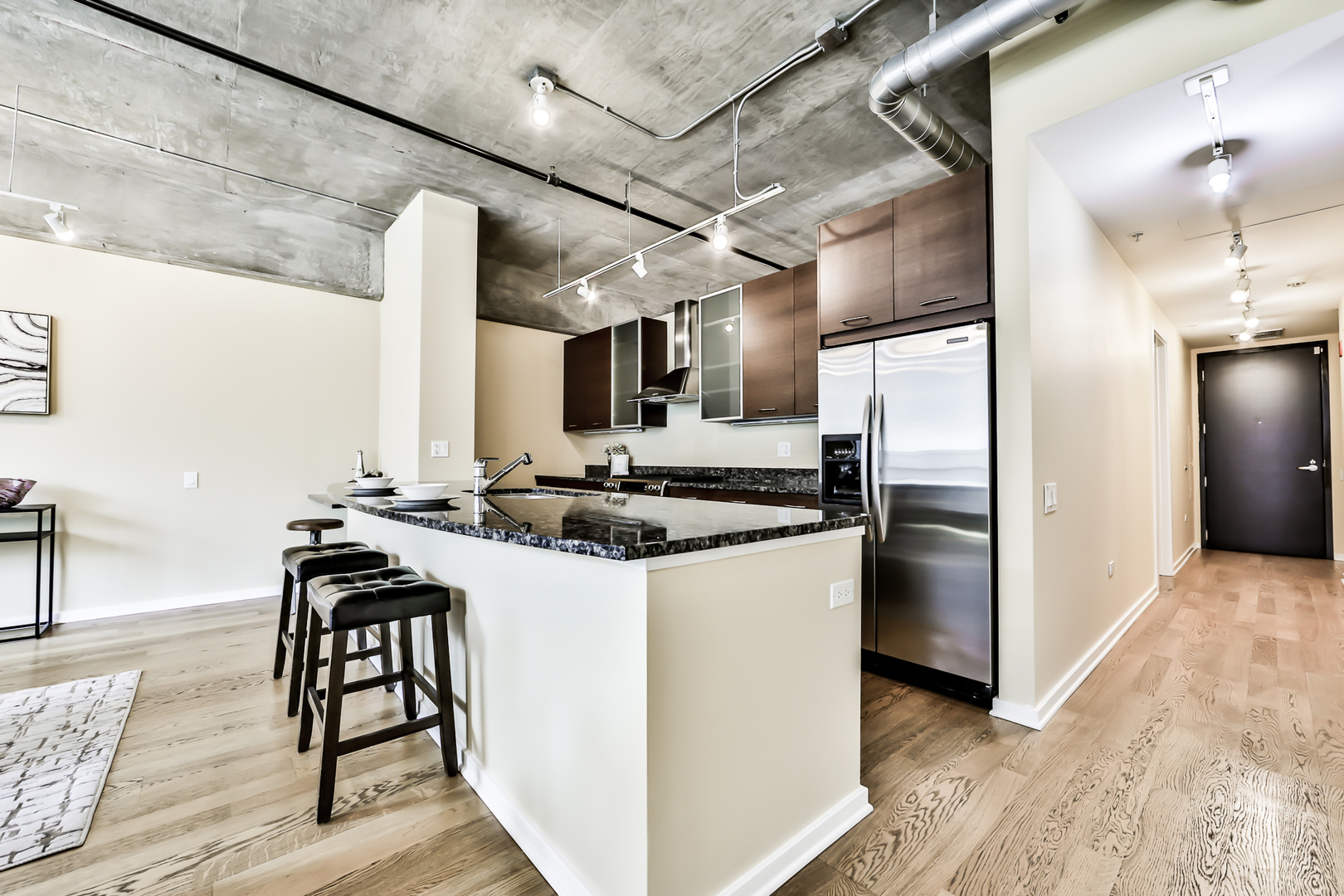 240 E ILLINOIS Street Unit: 502