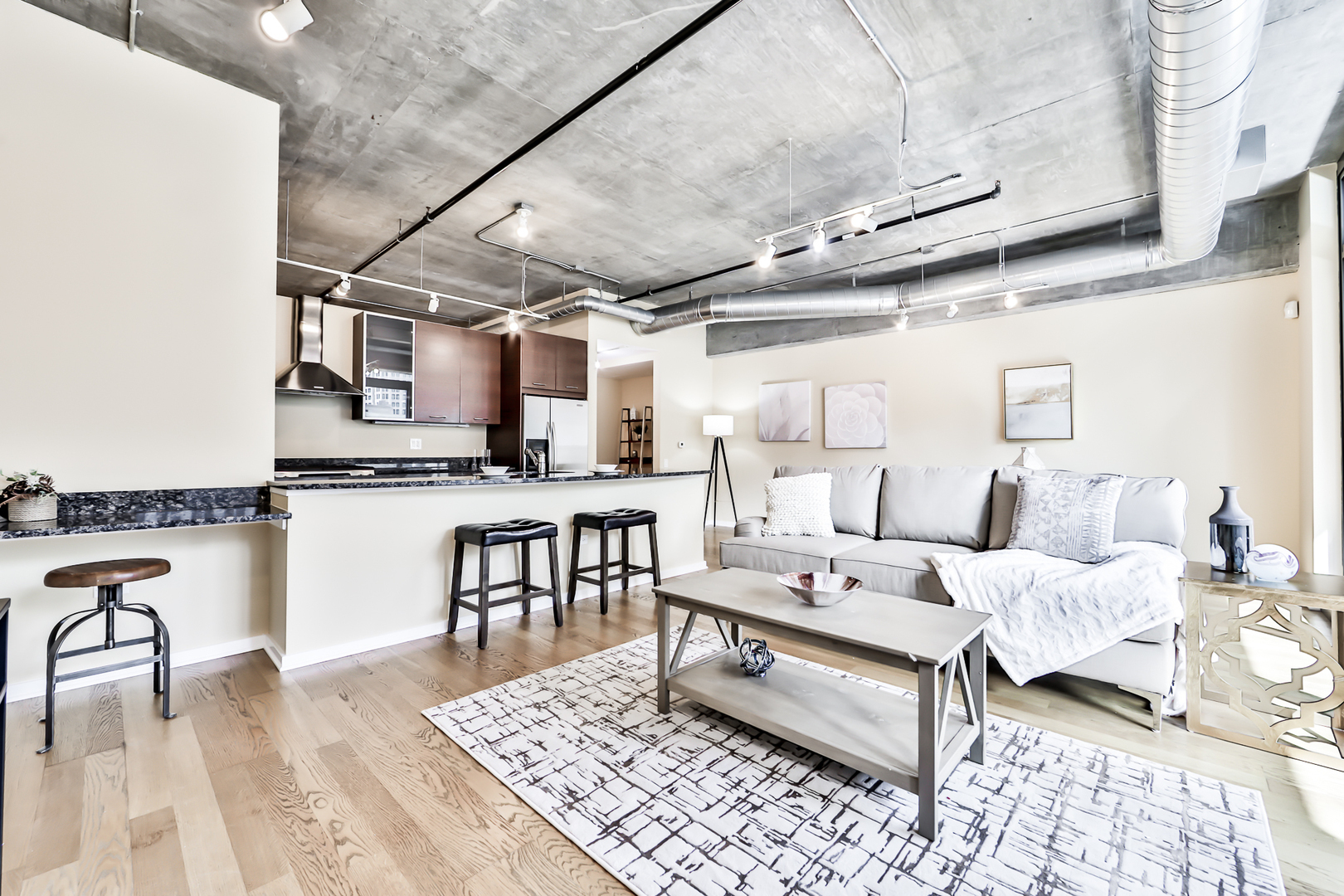 240 E ILLINOIS Street Unit: 502