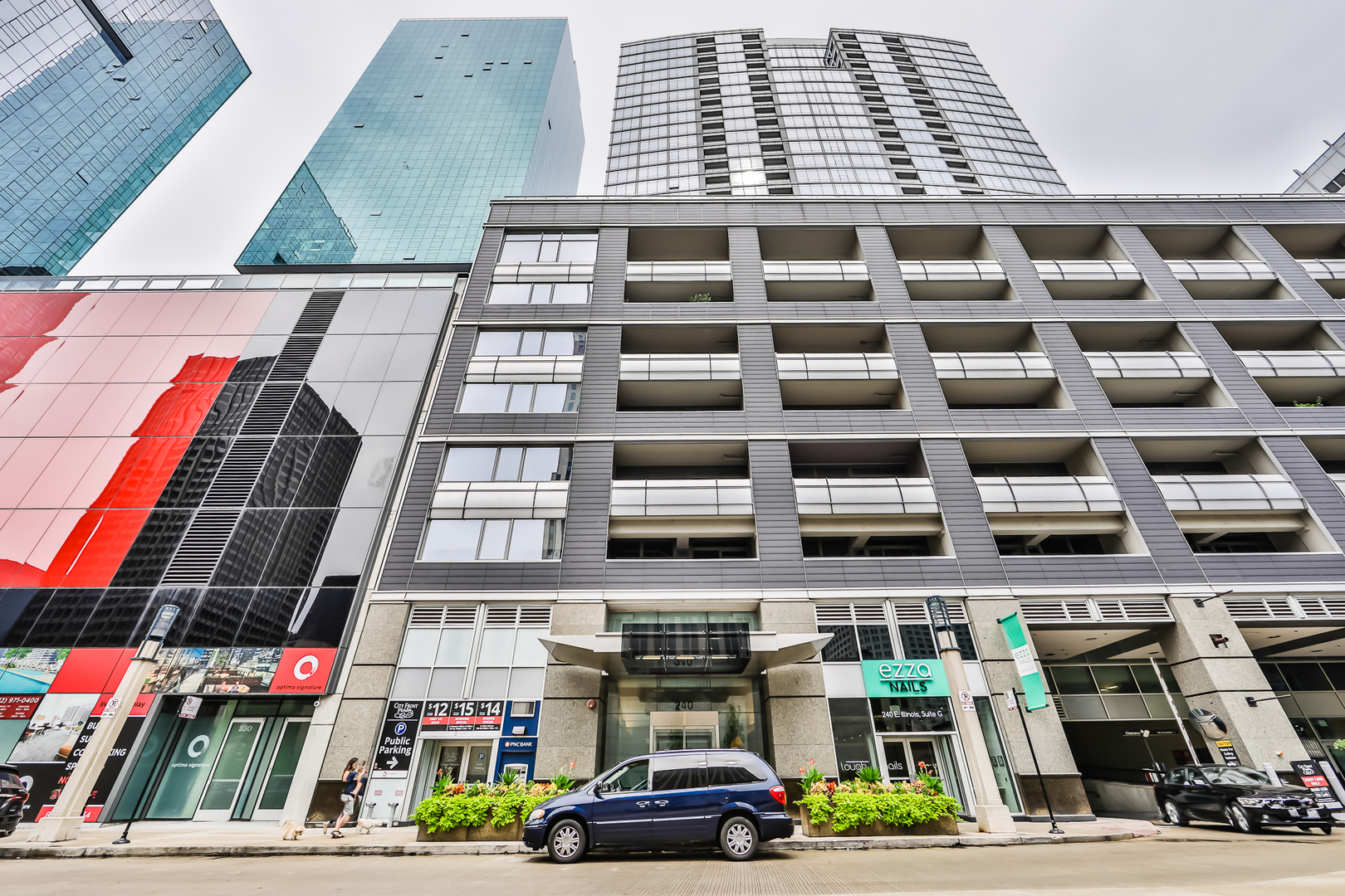 240 E ILLINOIS Street Unit: 502