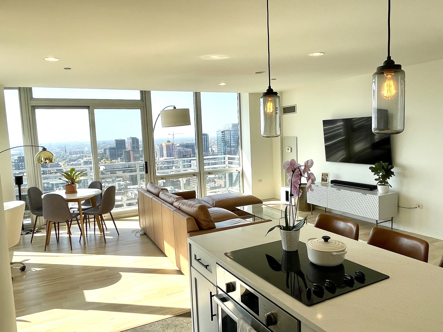 737 W Washington Boulevard Unit: 2710