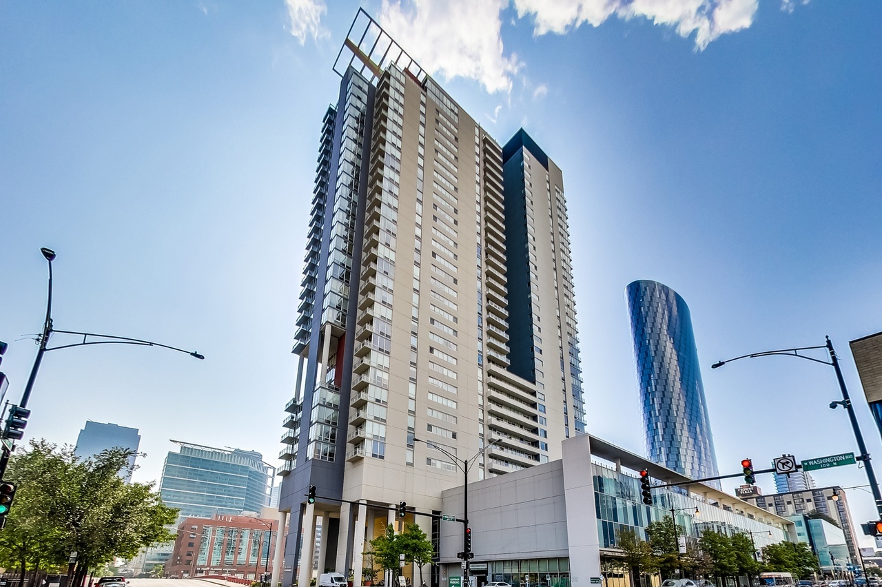 737 W Washington Boulevard Unit: 2710