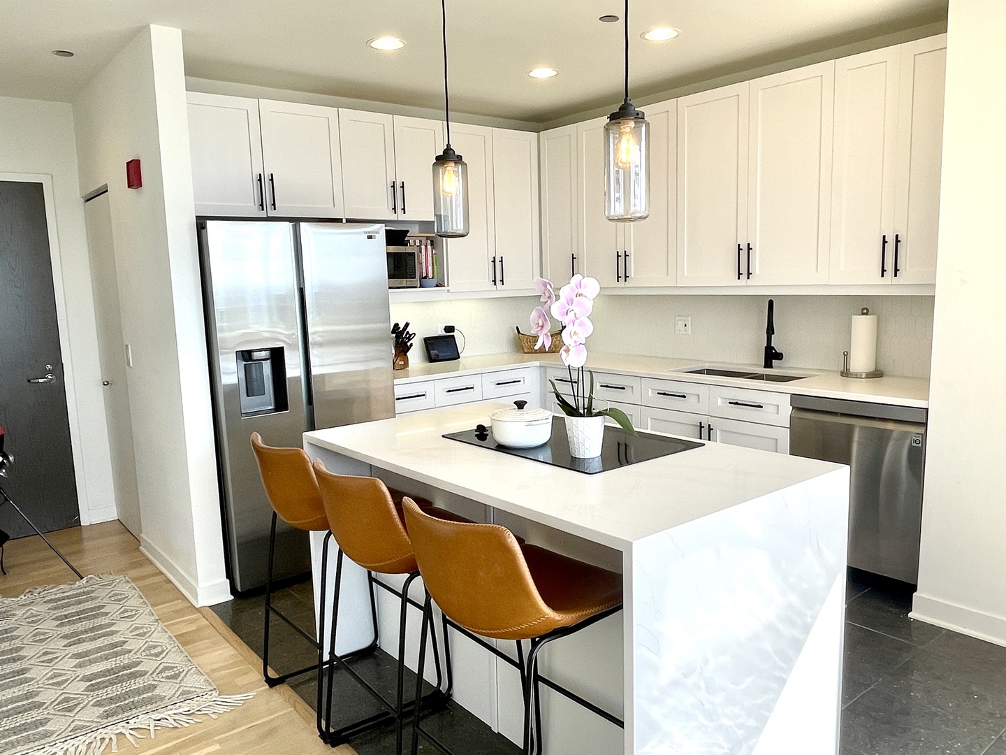 737 W Washington Boulevard Unit: 2710