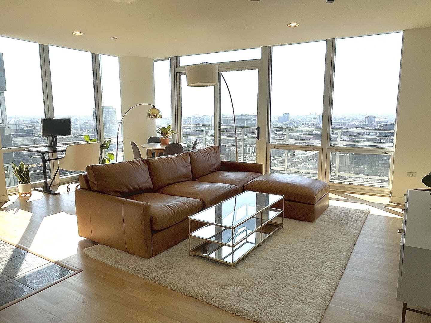 737 W Washington Boulevard Unit: 2710