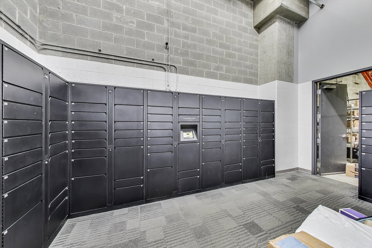 737 W Washington Boulevard Unit: 2710