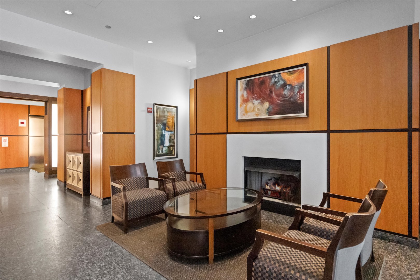 160 E ILLINOIS Street Unit: 1403