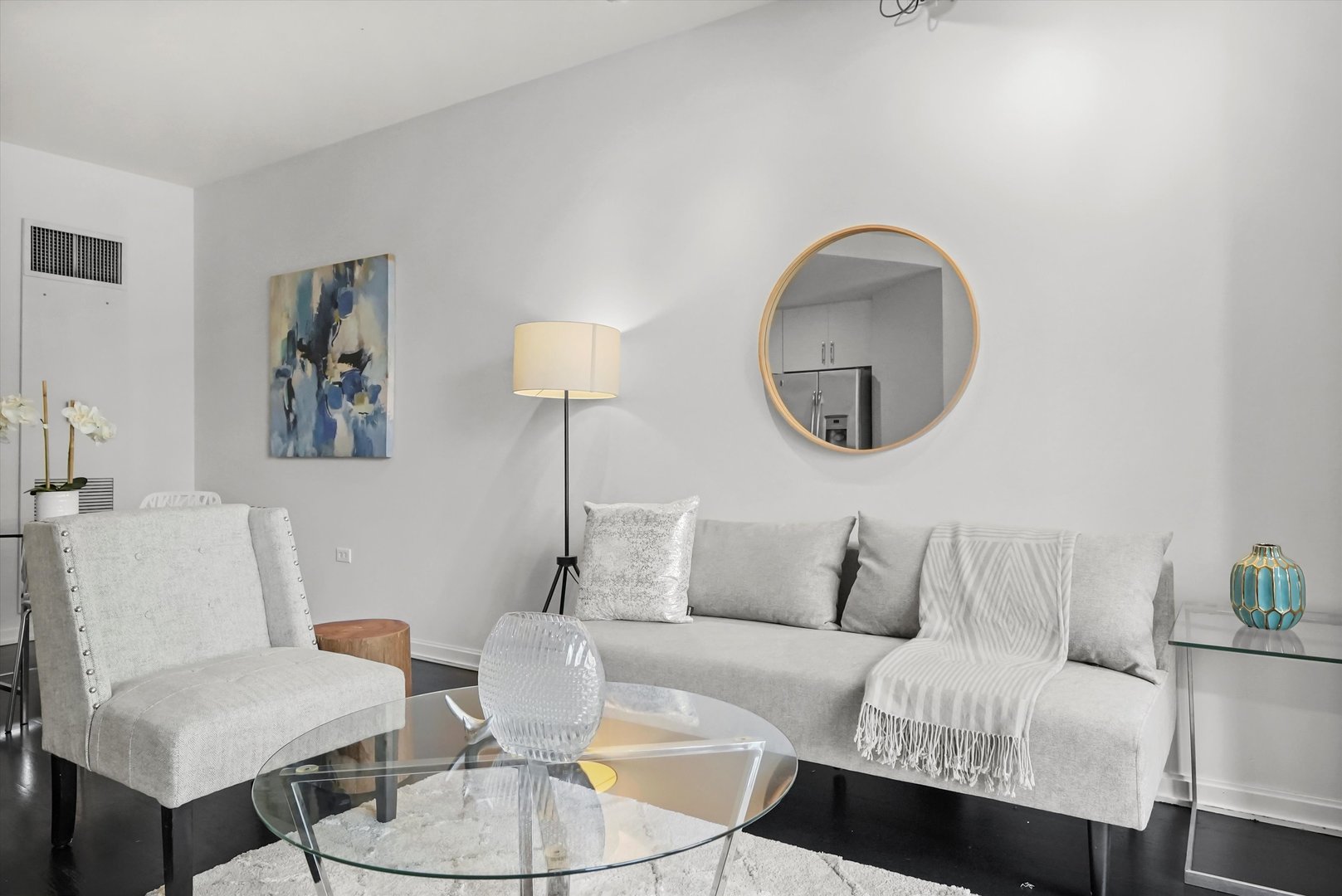 160 E ILLINOIS Street Unit: 1403