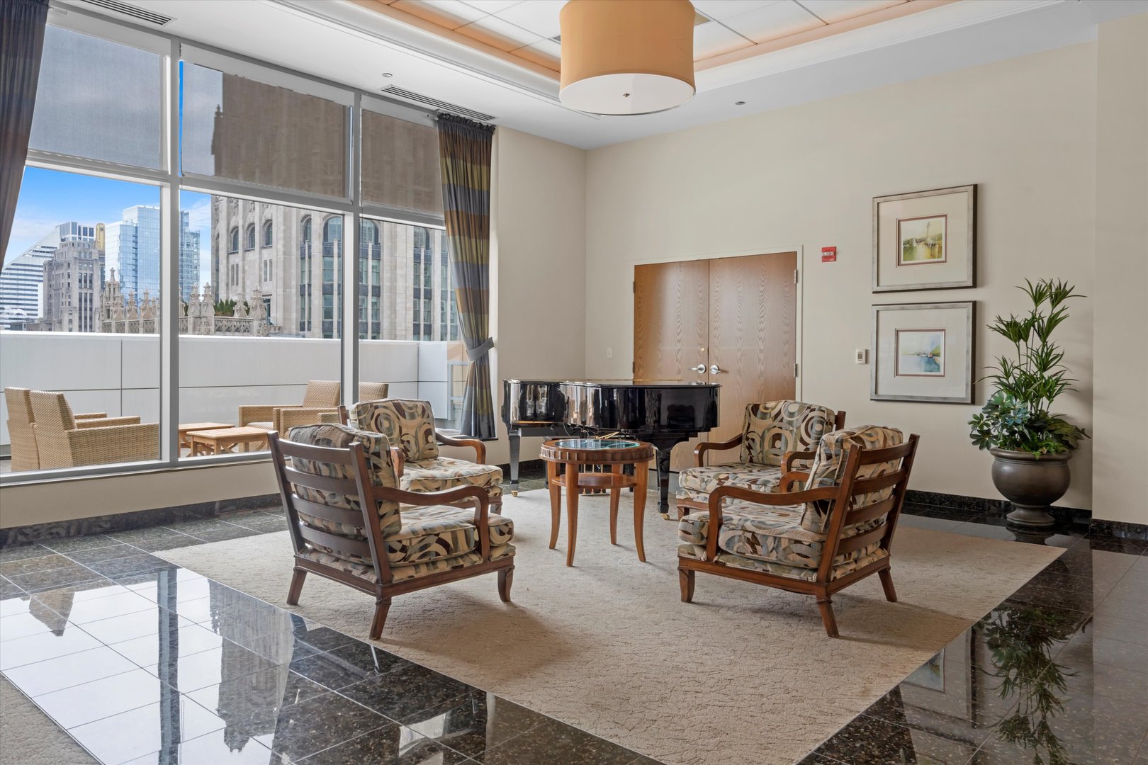 160 E ILLINOIS Street Unit: 1403