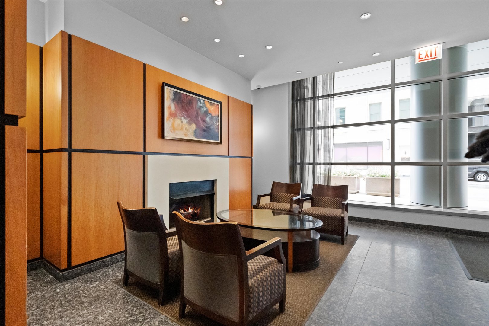 160 E ILLINOIS Street Unit: 1403