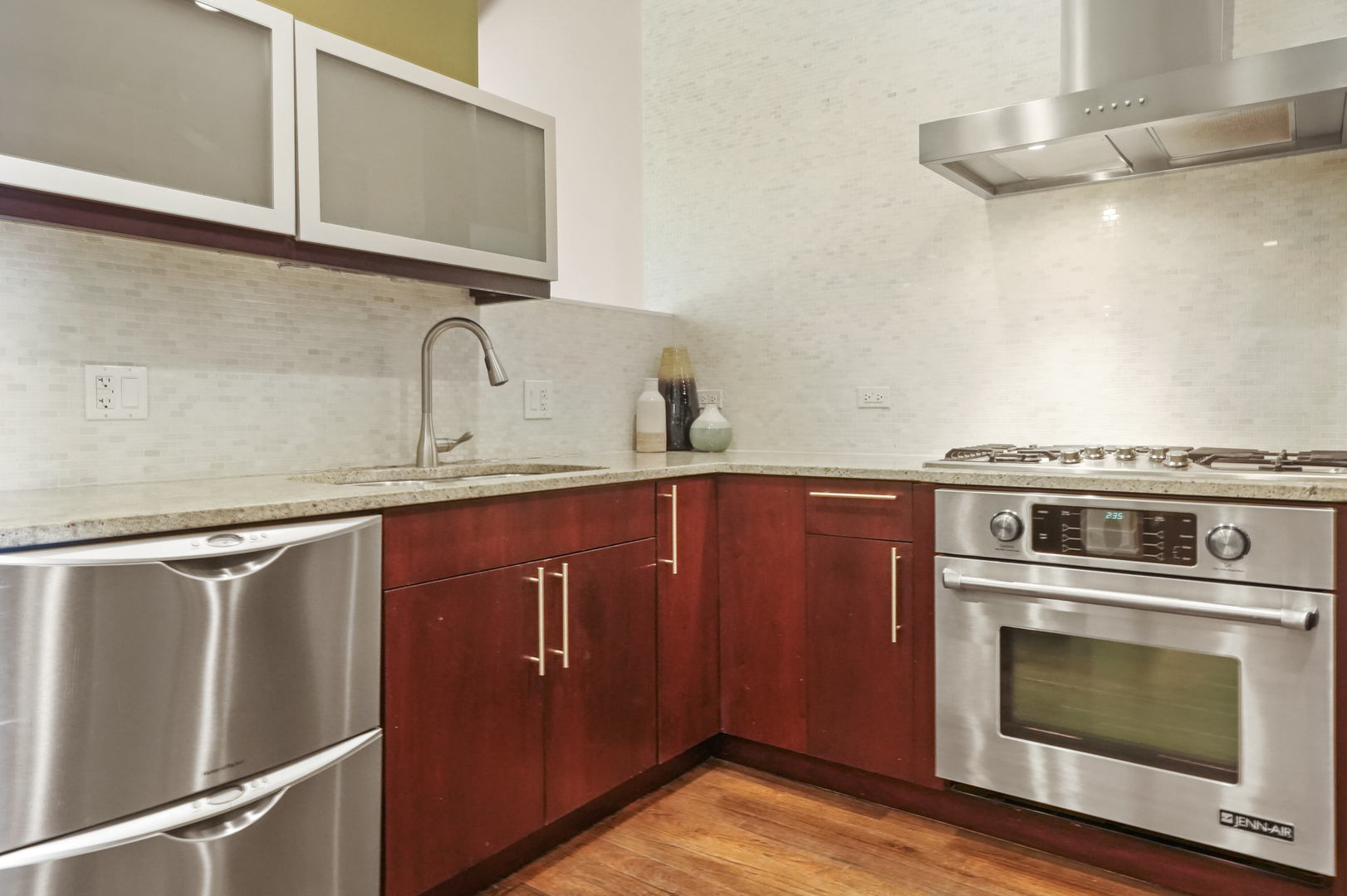 947 N Ashland Avenue Unit: 2N