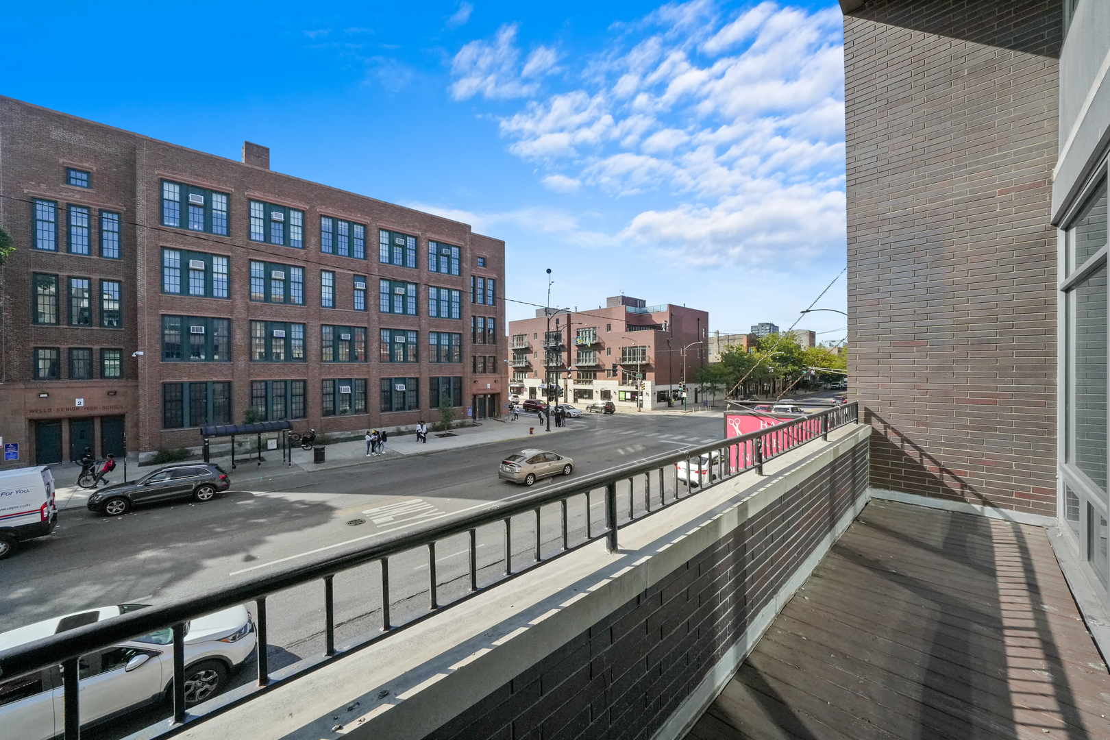 947 N Ashland Avenue Unit: 2N