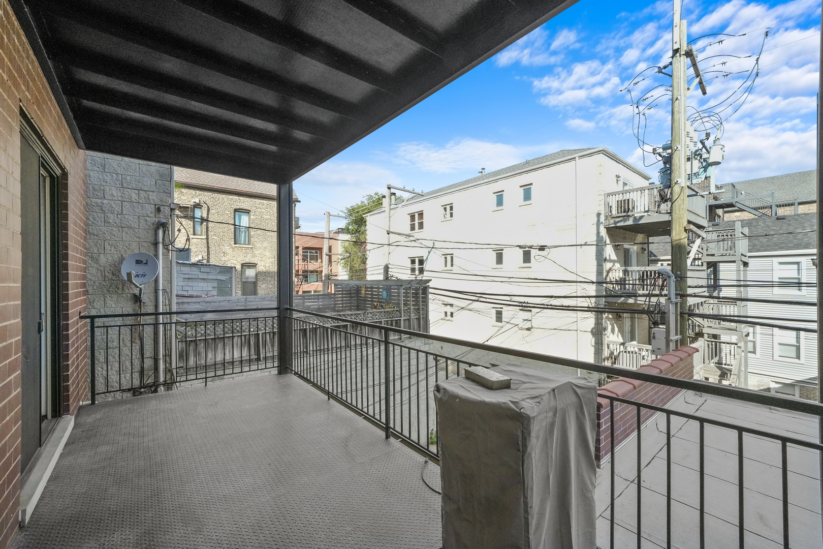 947 N Ashland Avenue Unit: 2N