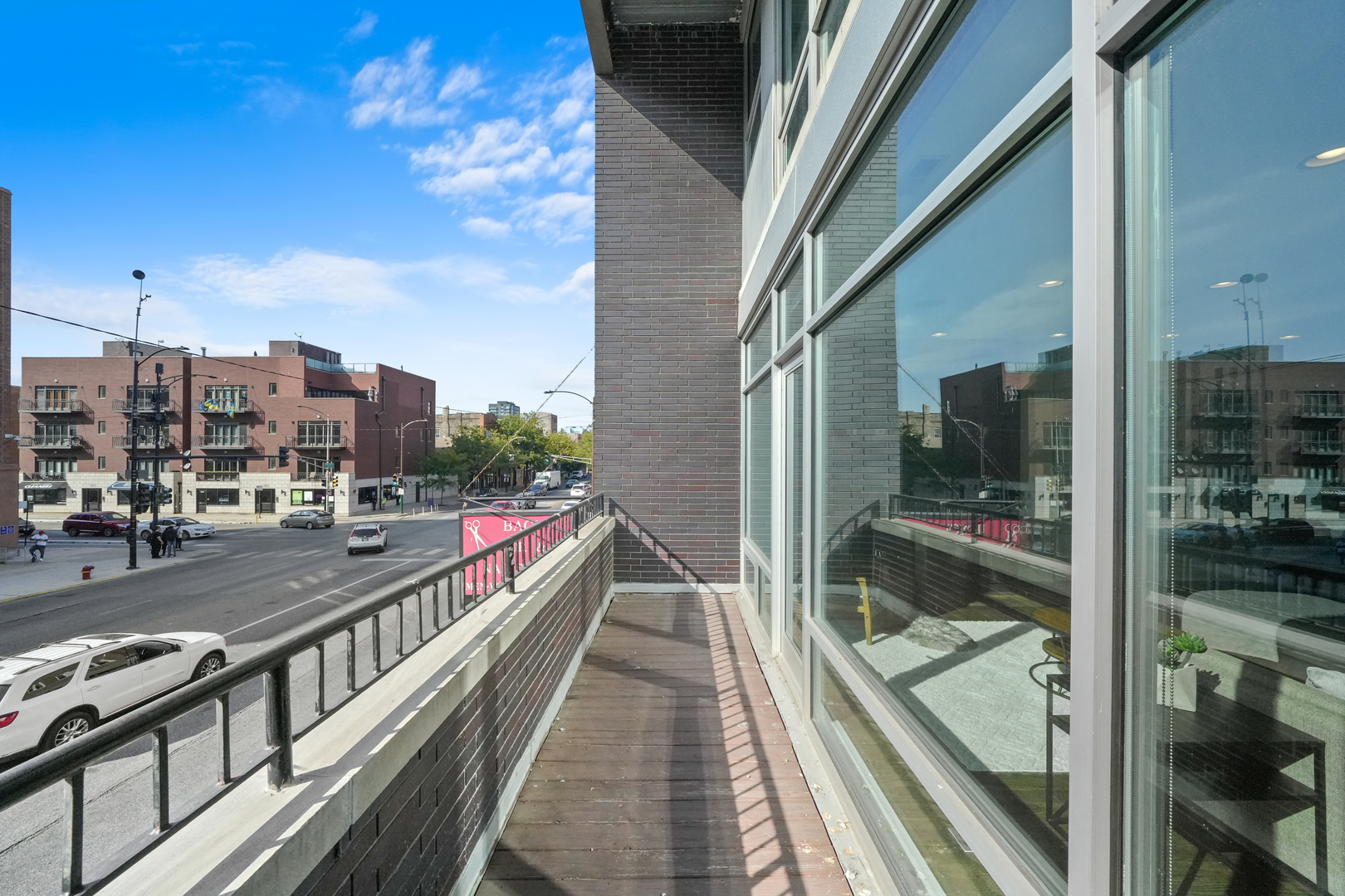 947 N Ashland Avenue Unit: 2N