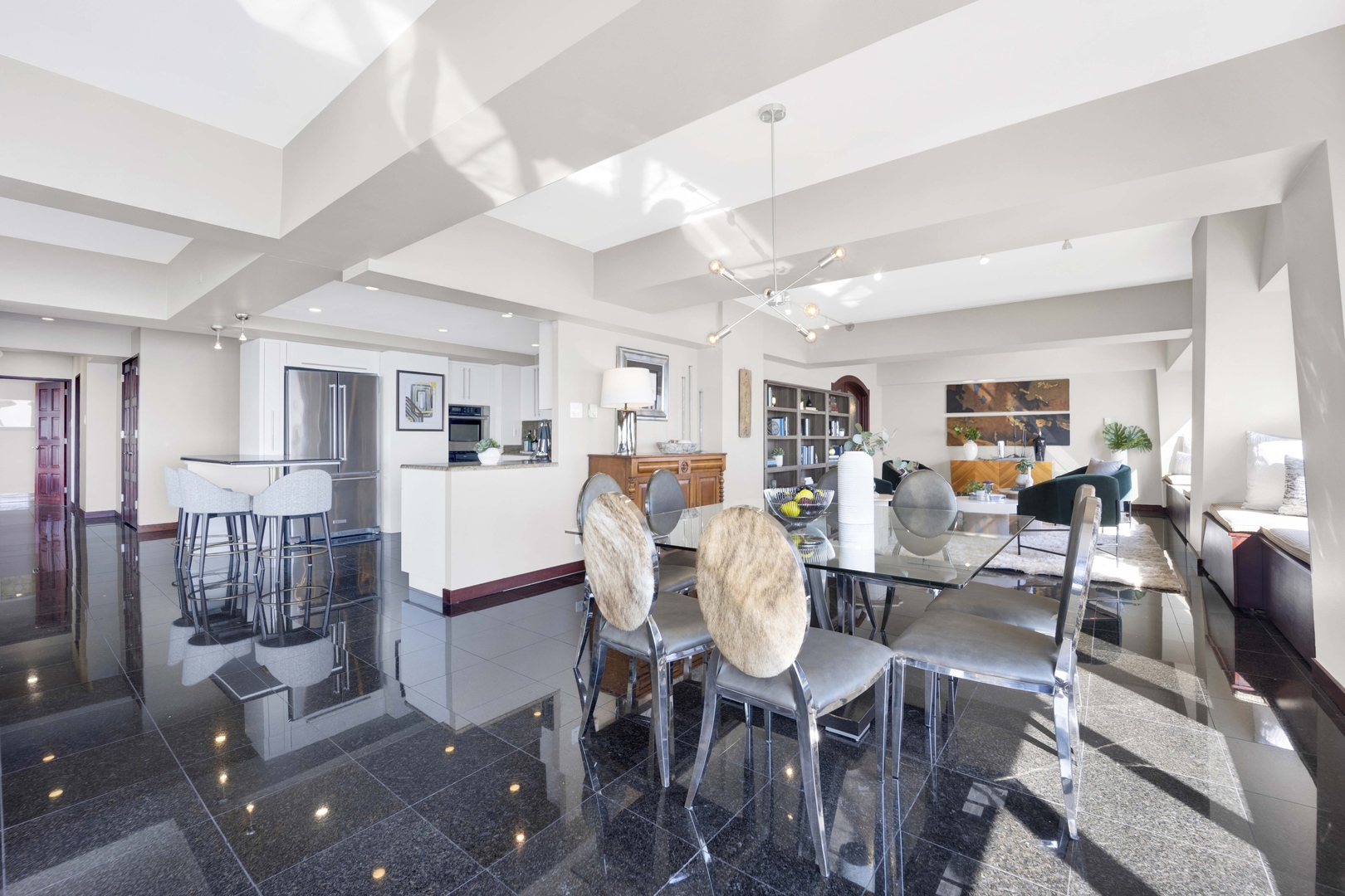 175 E Delaware Place Unit: 8606-07