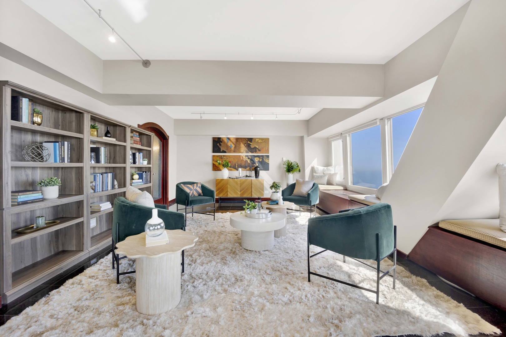 175 E Delaware Place Unit: 8606-07