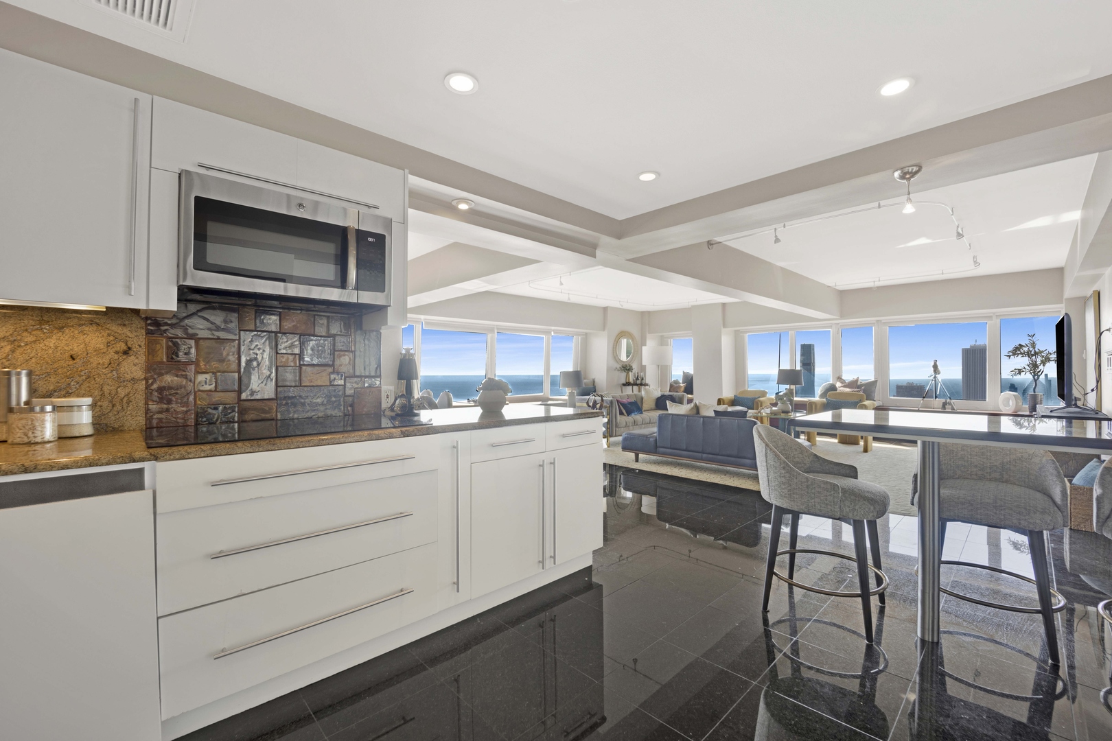 175 E Delaware Place Unit: 8606-07