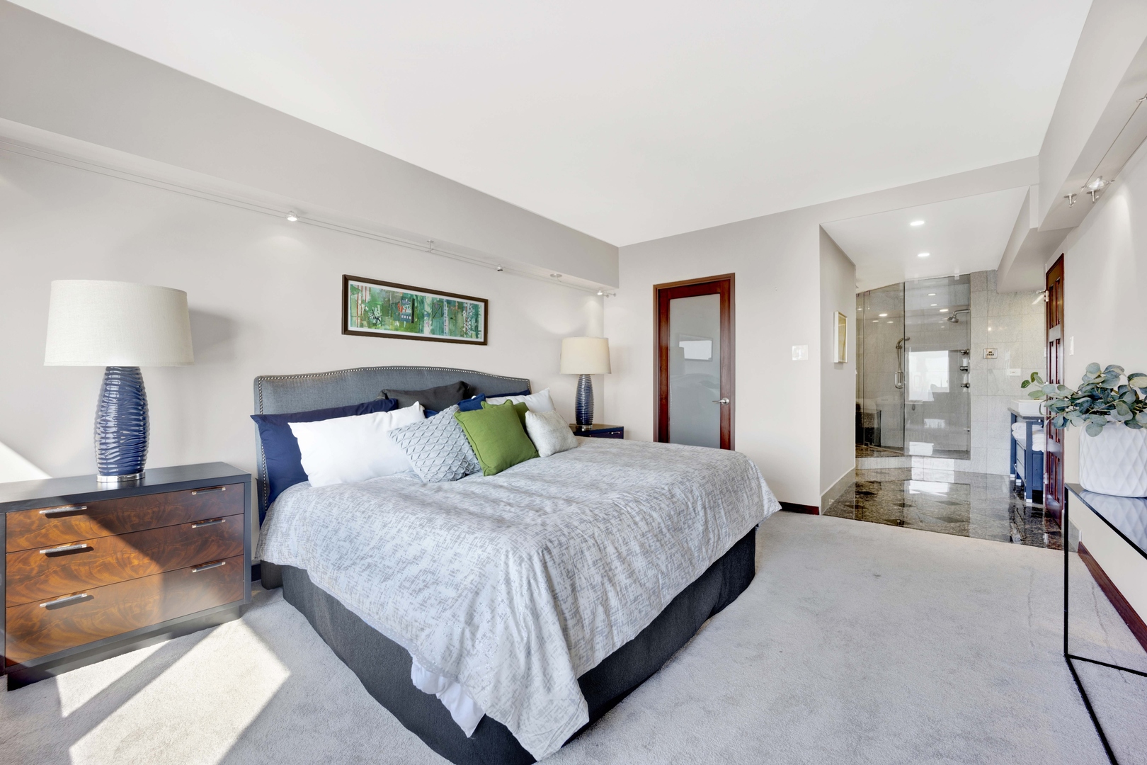 175 E Delaware Place Unit: 8606-07