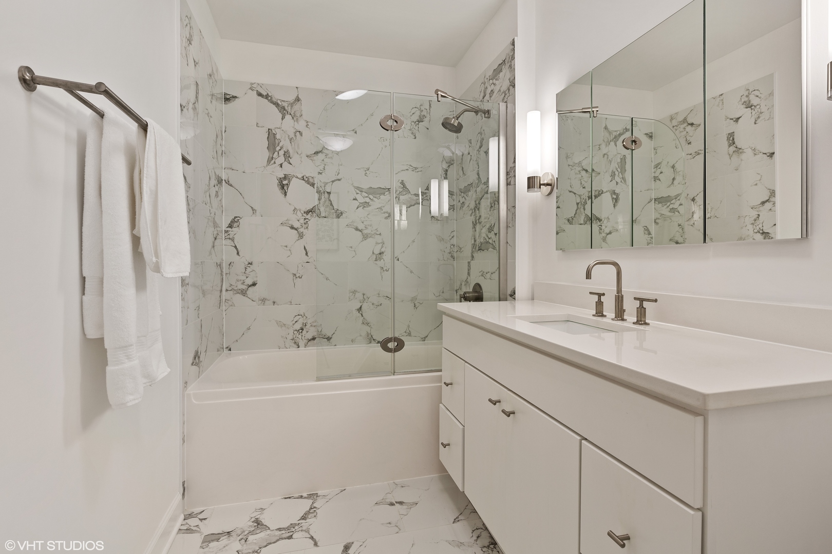 420 E WATERSIDE Drive Unit: 905