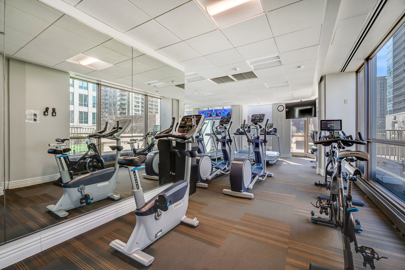 21 E Huron Street Unit: 1507