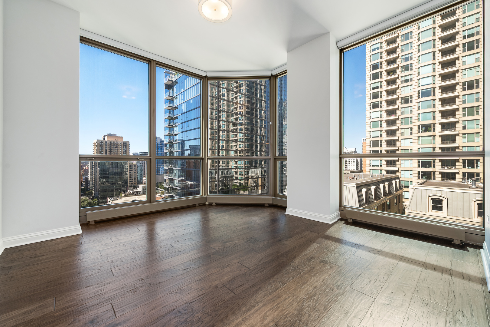 21 E Huron Street Unit: 1507