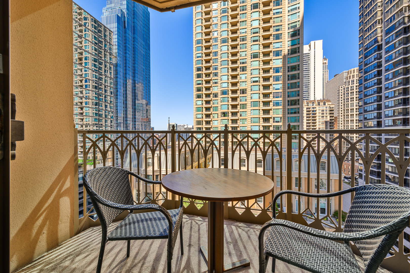 21 E Huron Street Unit: 1507