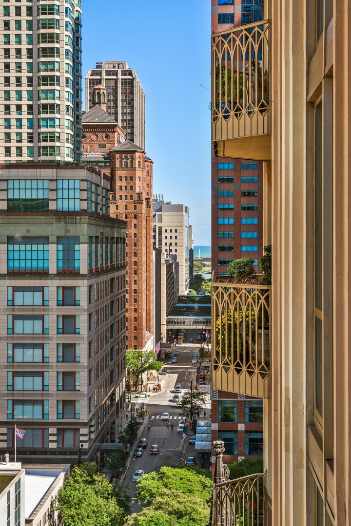 21 E Huron Street Unit: 1507