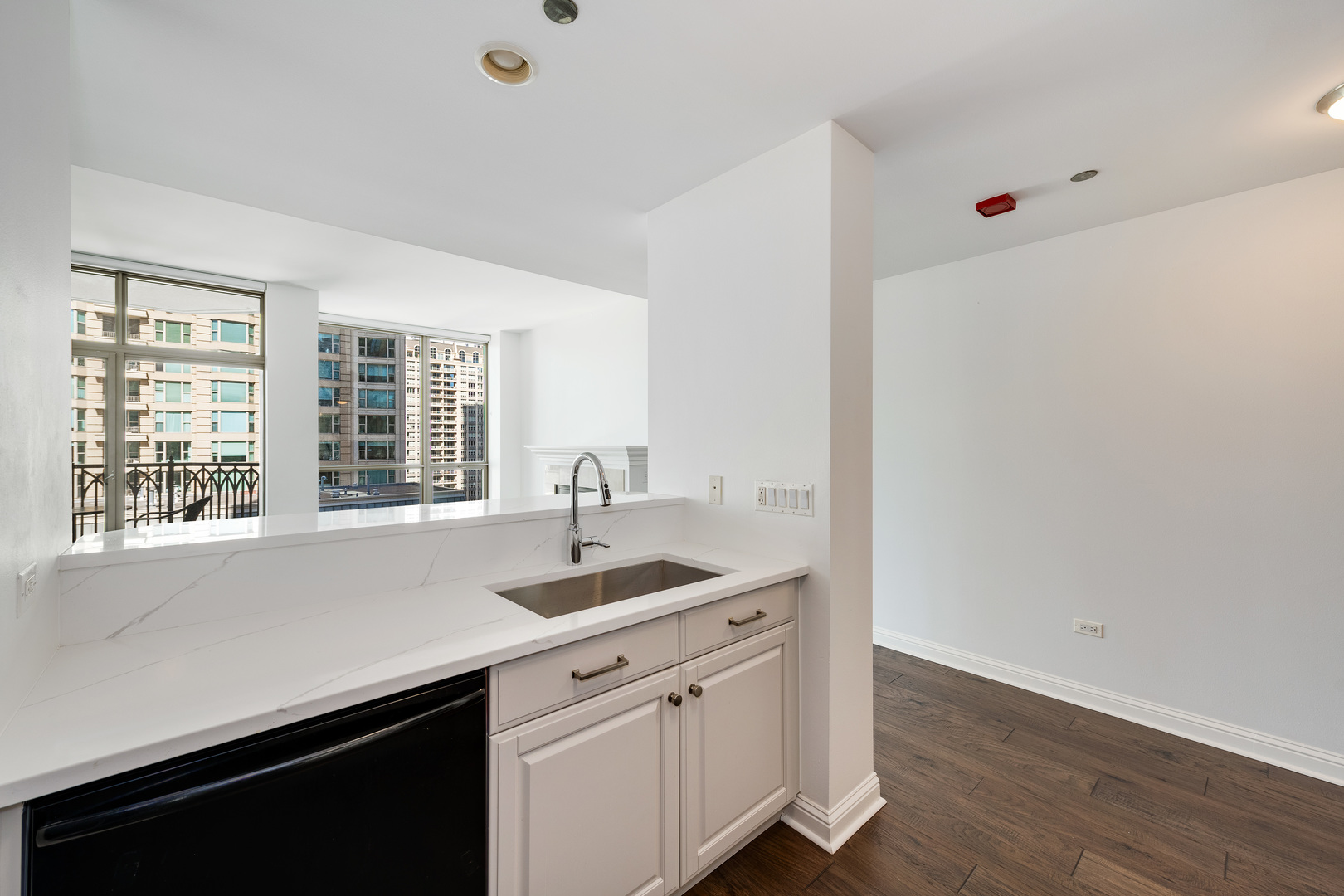 21 E Huron Street Unit: 1507
