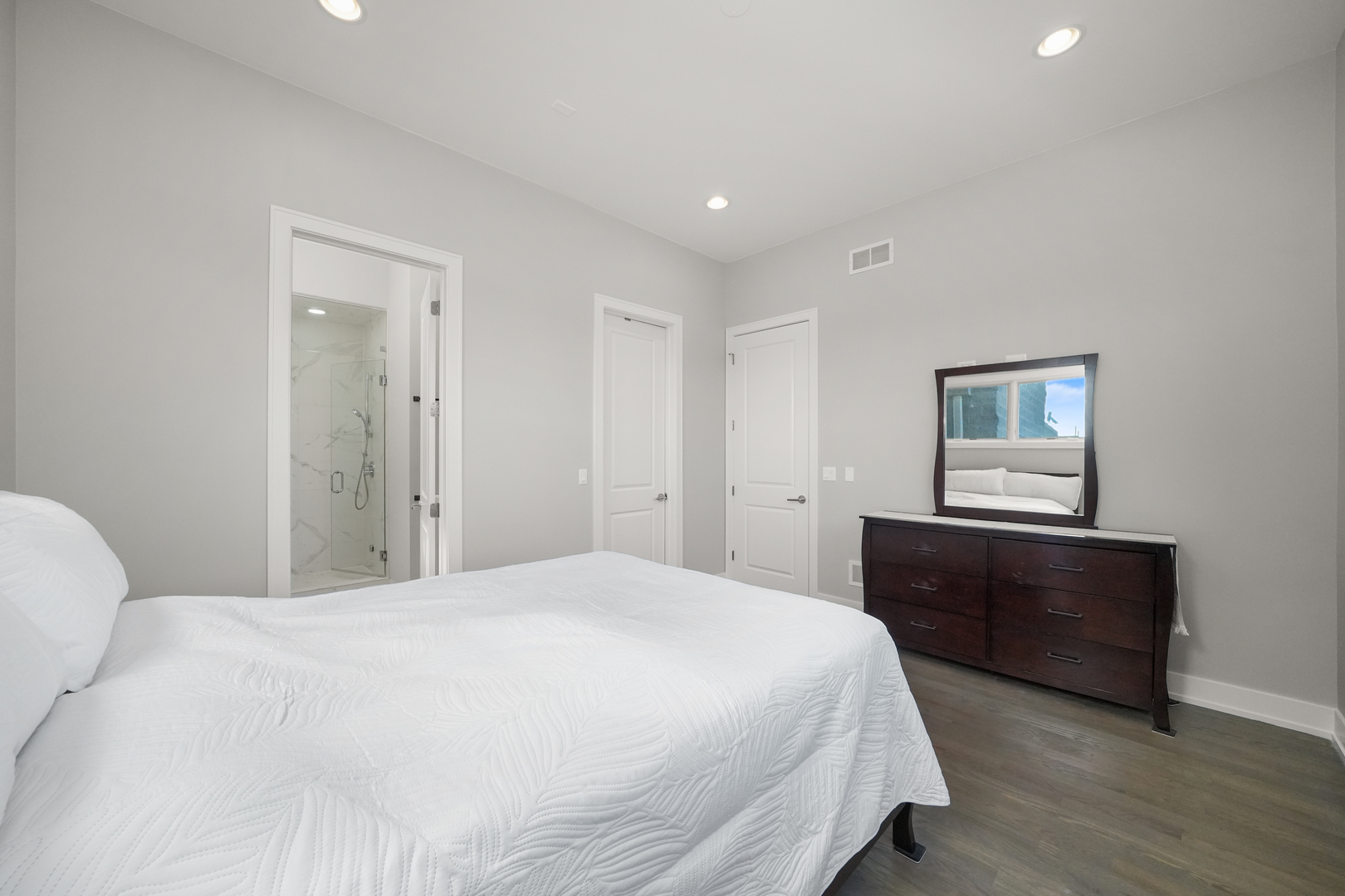 1543 N Campbell Avenue Unit: 3