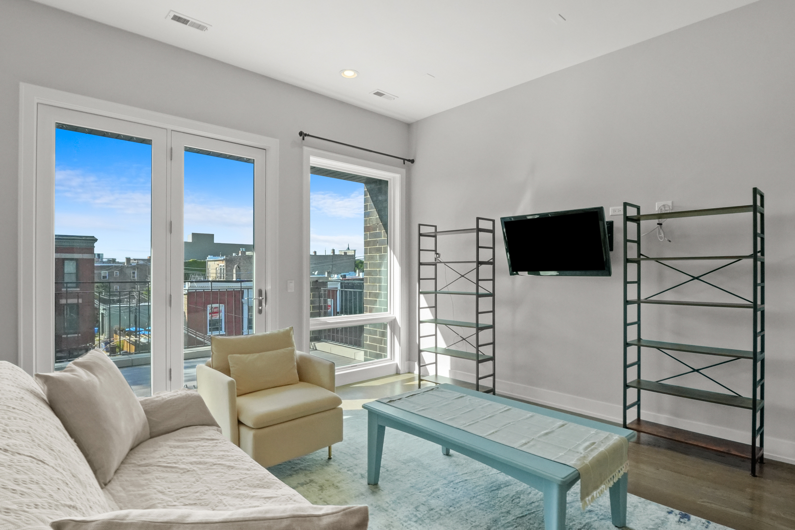 1543 N Campbell Avenue Unit: 3
