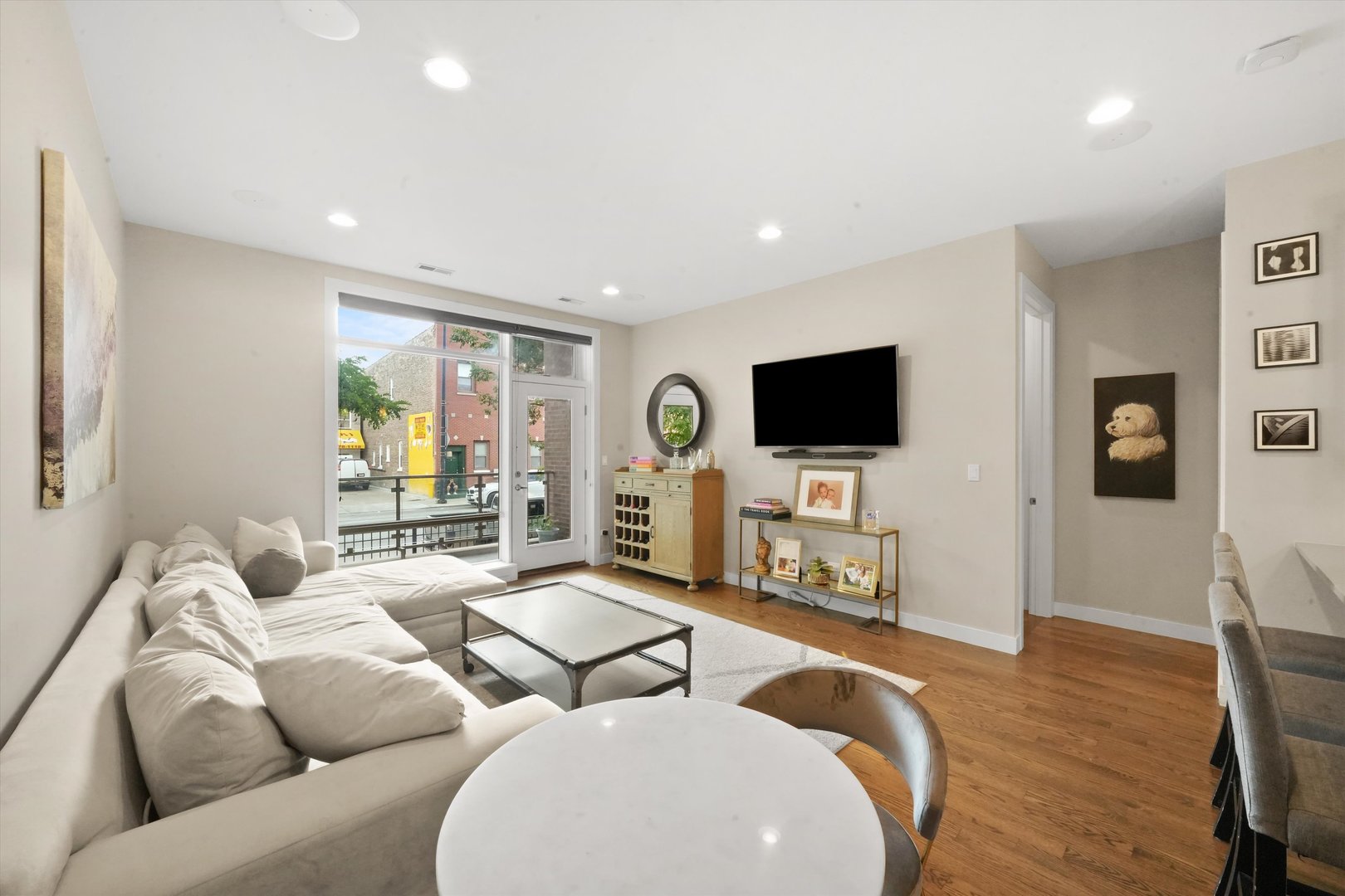 2140 W Armitage Avenue Unit: 2W