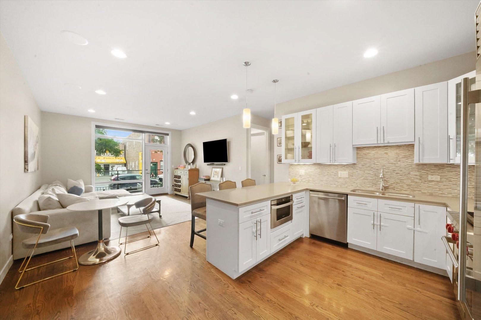 2140 W Armitage Avenue Unit: 2W