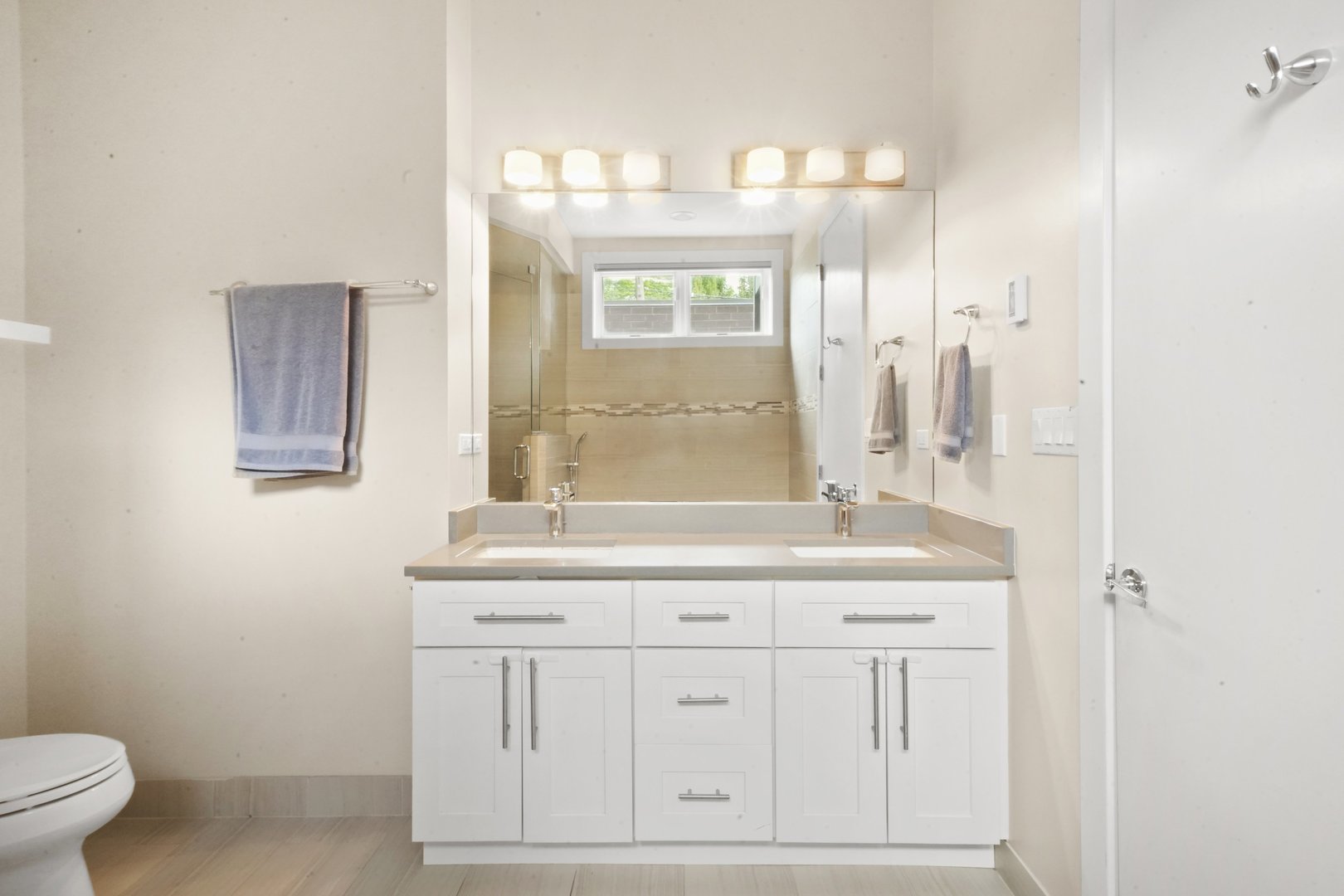 2140 W Armitage Avenue Unit: 2W