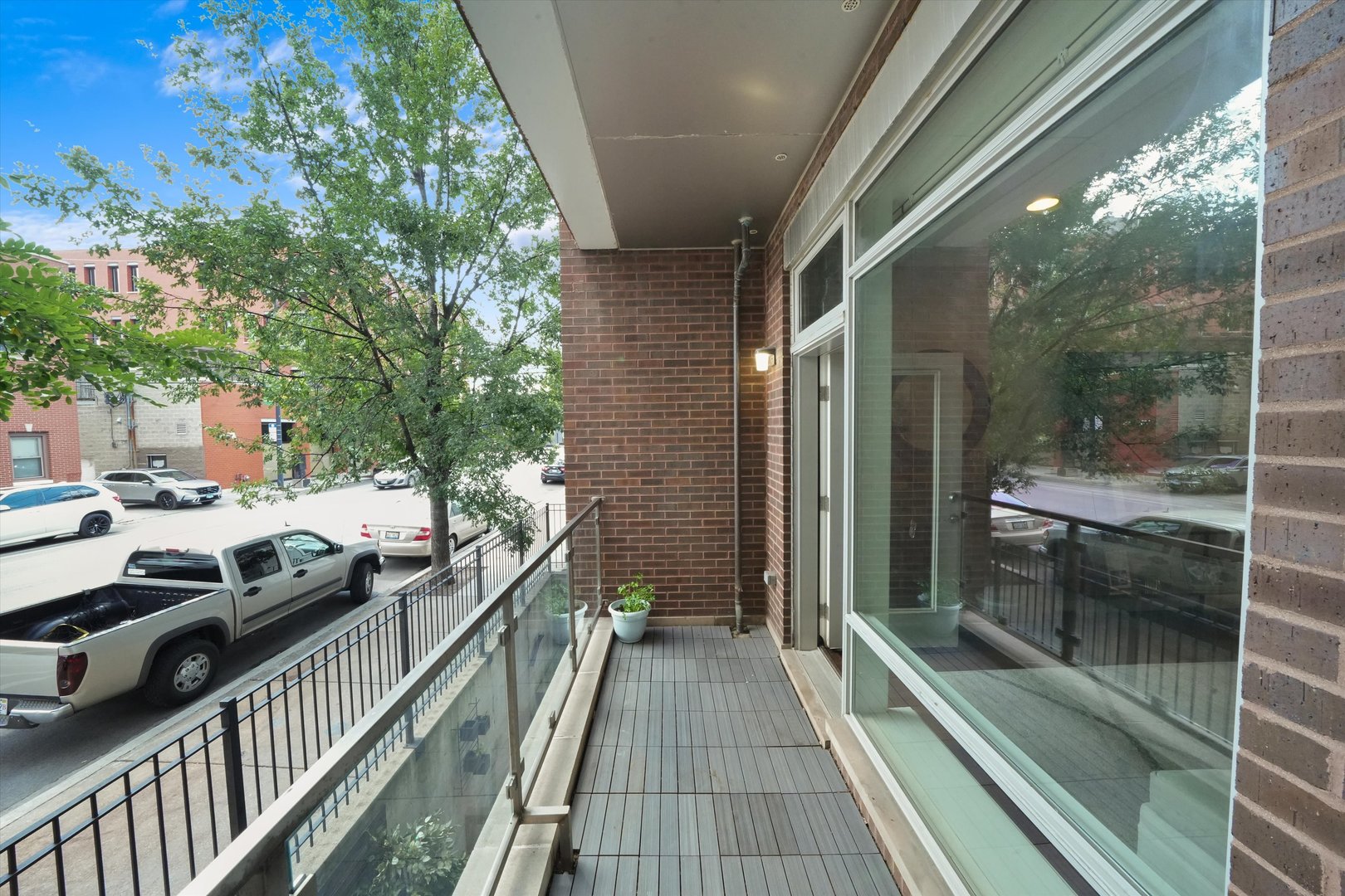2140 W Armitage Avenue Unit: 2W